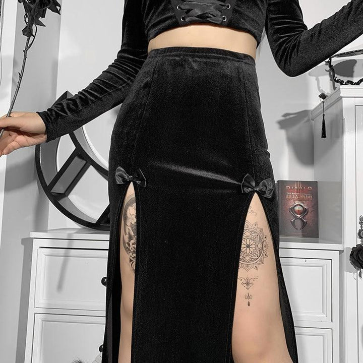 a woman wear a black sexy gothic velvet half body long dress