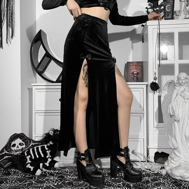 a woman wear a black sexy gothic velvet half body long dress