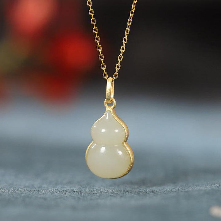 details of hetian green jade gourd pendant natural jade silver necklaces