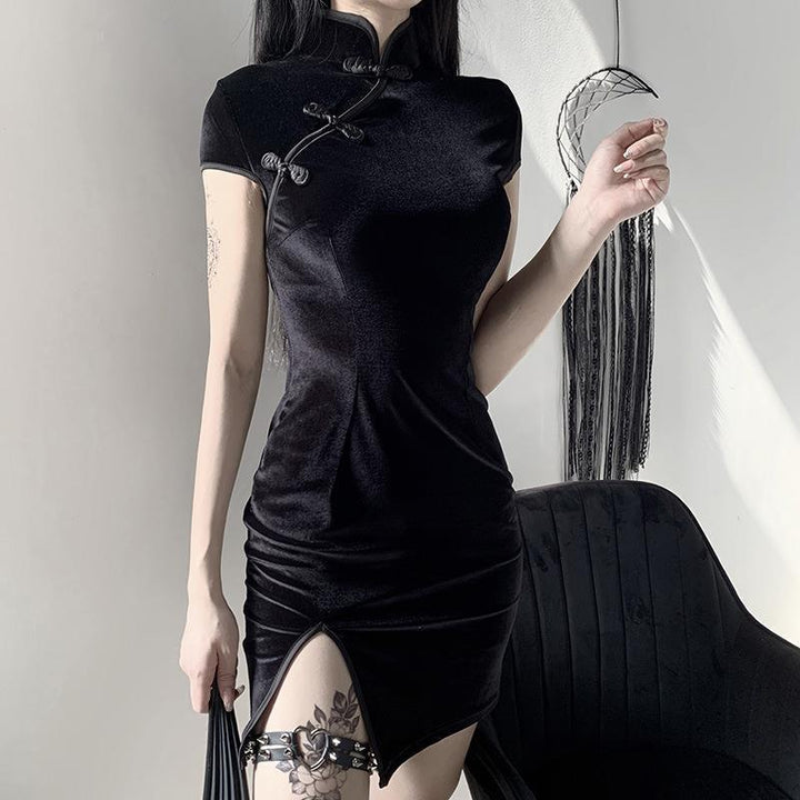a woman wear a plus size cheongsam style gothic velvet dress